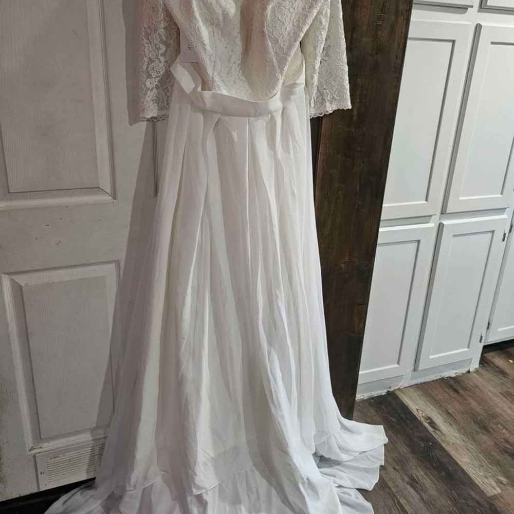 Elegant White Lace Wedding Dress